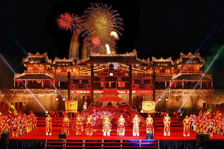 Cung điện hoàng gia - Nội thất tráng lệ